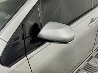 2017 Toyota Prius Four — photo 10