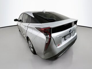 2017 Toyota Prius Four — photo 5