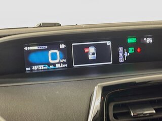 2017 Toyota Prius Four — photo 19