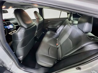 2017 Toyota Prius Four — photo 26