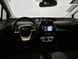2017 Toyota Prius Four — photo 27
