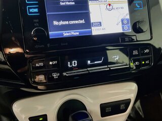 2017 Toyota Prius Four — photo 23