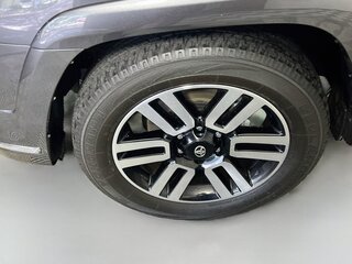 2022 Toyota 4Runner Limited — photo 11