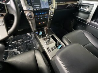2022 Toyota 4Runner Limited — photo 22