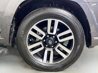 2023 Toyota 4Runner Limited — photo 11