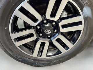 2022 Toyota 4Runner Limited — photo 11