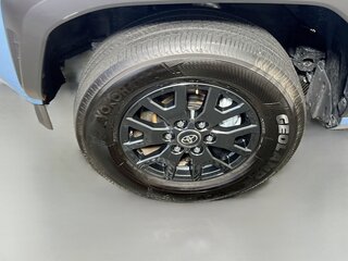 2026 Toyota 4Runner SR5 — photo 11
