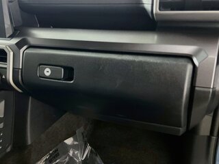 2026 Toyota 4Runner SR5 — photo 32
