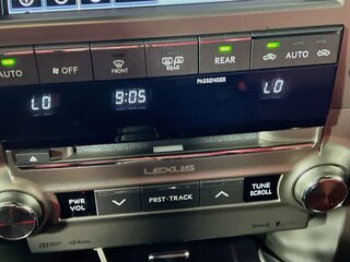 2021 Lexus GX Base — photo 23