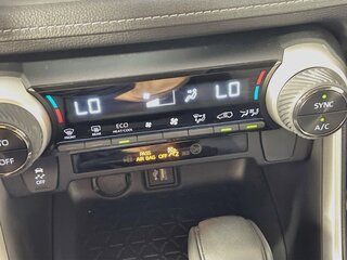 2025 Toyota Rav4 XLE — photo 23