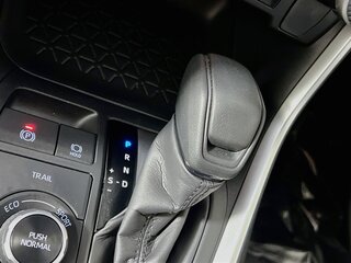 2025 Toyota Rav4 XLE — photo 21