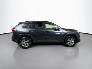 2025 Toyota Rav4 XLE — photo 2