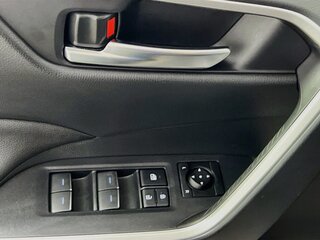 2025 Toyota Rav4 XLE — photo 14