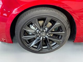 2025 Toyota Corolla Hatchback XSE — photo 11