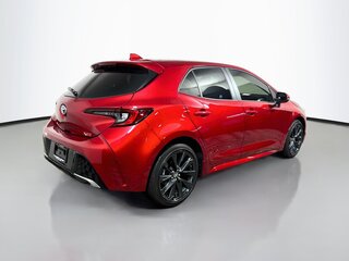 2025 Toyota Corolla Hatchback XSE — photo 3