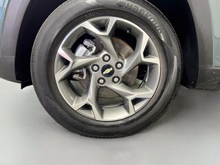 2025 Chevrolet Trax LT — photo 11