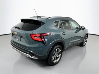 2025 Chevrolet Trax LT — photo 3