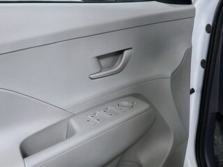 2025 Hyundai Kona SEL — photo 14