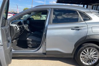 2021 Hyundai Kona SEL — photo 9