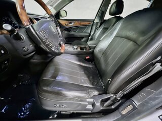 2013 Hyundai Equus Signature — photo 12