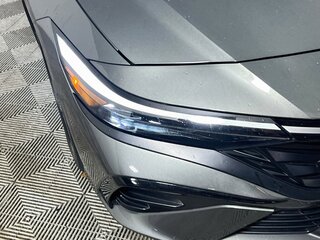 2025 Hyundai Elantra Limited — photo 9
