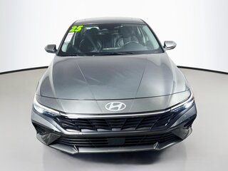 2025 Hyundai Elantra Limited — photo 8
