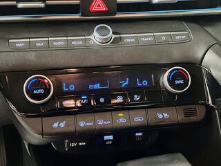 2025 Hyundai Elantra Limited — photo 23