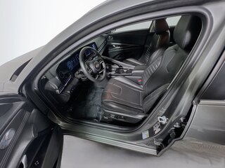 2025 Hyundai Elantra Limited — photo 12