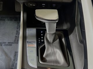 2025 Hyundai Elantra Limited — photo 21