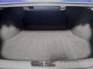 2025 Hyundai Elantra Limited — photo 31