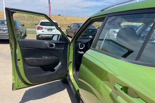 2023 Hyundai Venue SEL — photo 22