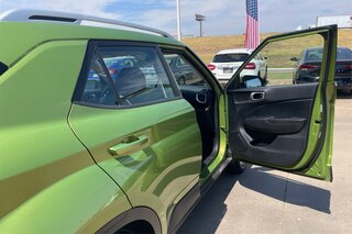 2023 Hyundai Venue SEL — photo 25