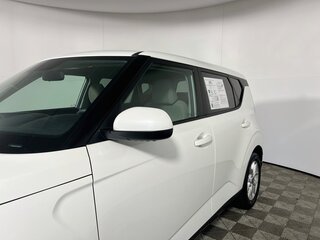 2025 Kia Soul LX — photo 10