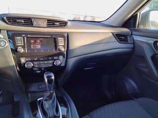 2018 Nissan Rogue SV — photo 17