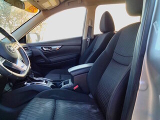 2018 Nissan Rogue SV — photo 10