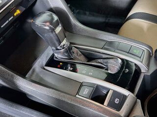 2019 Honda Civic Hatchback Sport Touring — photo 21