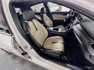 2019 Honda Civic Hatchback Sport Touring — photo 28
