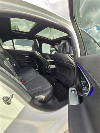 2024 Mercedes-Benz C-Class Sedan C 300 — photo 2