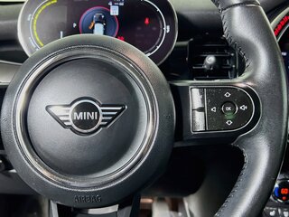 2023 MINI Hardtop 2 Door SE — photo 17