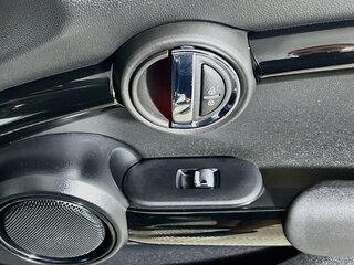 2023 MINI Hardtop 2 Door SE — photo 29