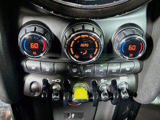 2023 MINI Hardtop 2 Door SE — photo 23