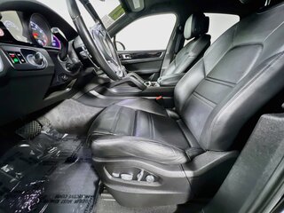 2021 Porsche Cayenne Base — photo 12