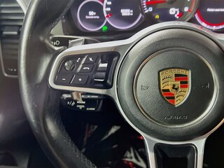 2021 Porsche Cayenne Base — photo 16