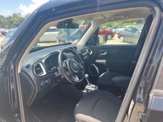 2018 Jeep Renegade Latitude — photo 6