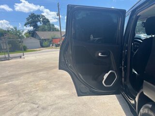 2018 Jeep Renegade Latitude — photo 12
