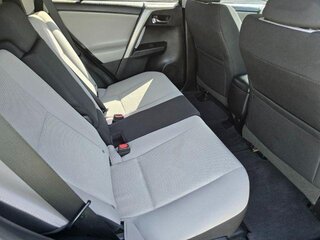 2017 Toyota Rav4 XLE — photo 9