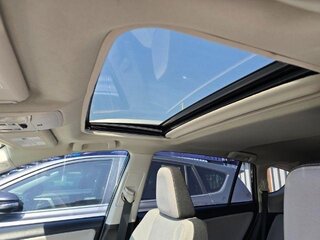 2017 Toyota Rav4 XLE — photo 11