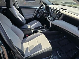 2017 Toyota Rav4 XLE — photo 8