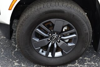 2025 Nissan Frontier Crew Cab 4x4 SV — photo 8