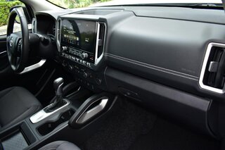 2025 Nissan Frontier Crew Cab 4x4 SV — photo 14